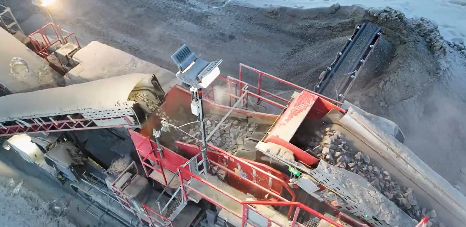 Jonsson L 330 Tracked Cone Crusher