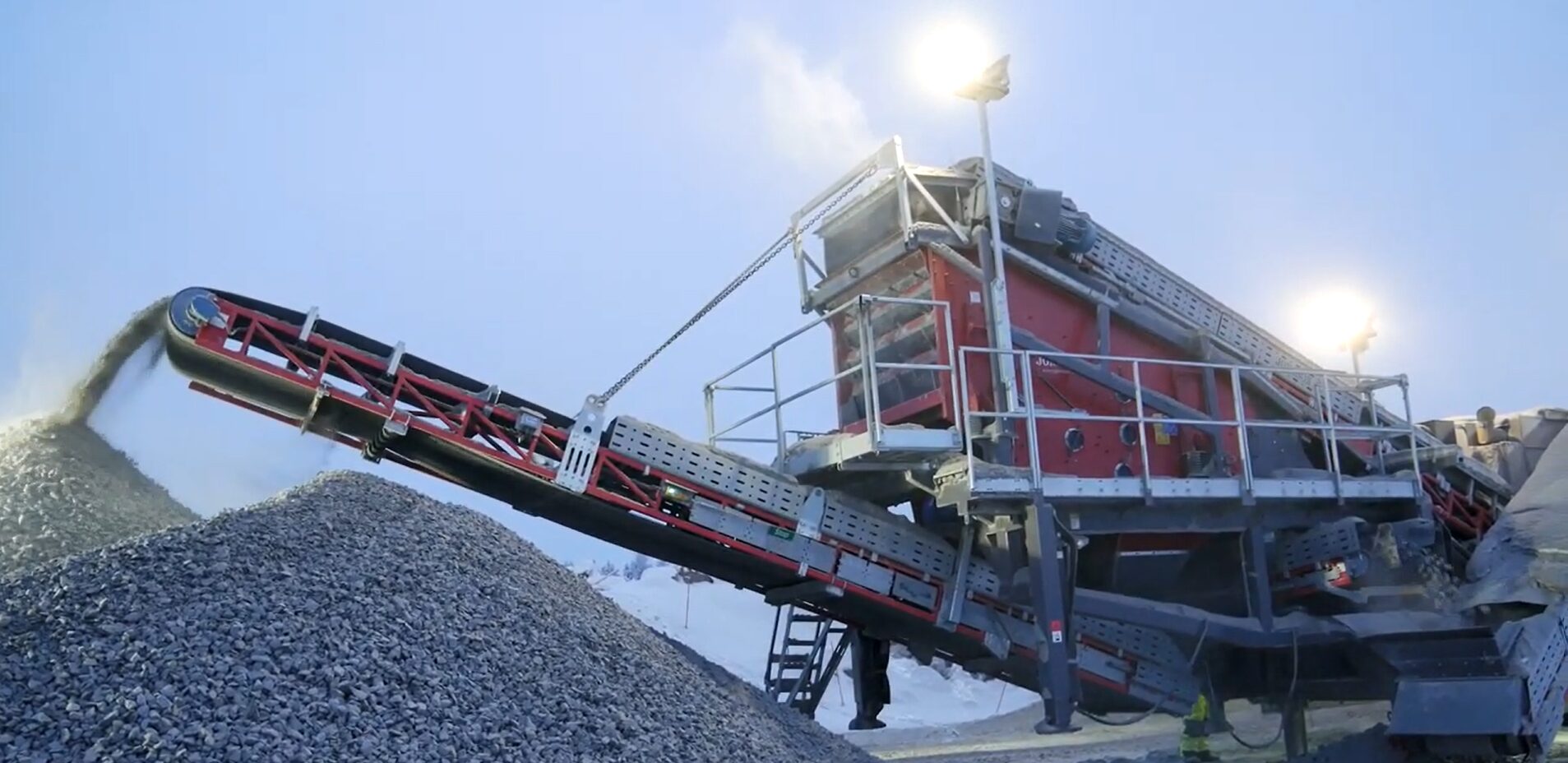 Jonsson L 330 Tracked Cone Crusher