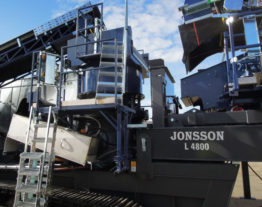 Jonsson L 4800 Tracked Cone Crusher